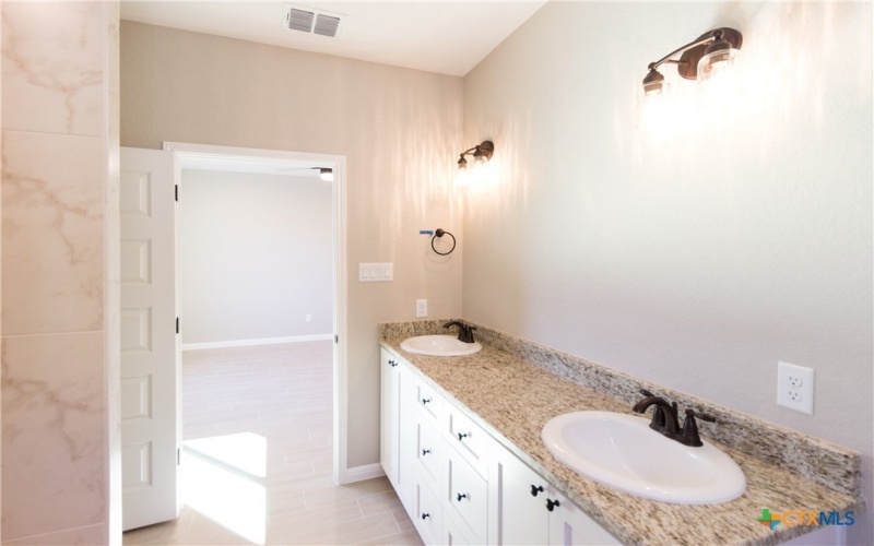 121 Lost Pines Lane, Marion, TX 78124, 3 Bedrooms Bedrooms, ,2 BathroomsBathrooms,Residential,For Sale,121 Lost Pines Lane,565289