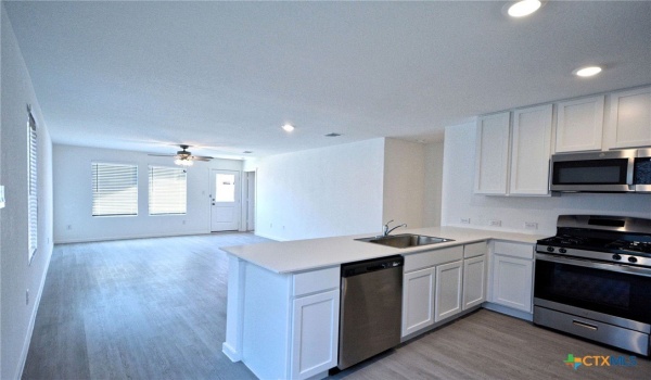 742 Tower Hill View, New Braunfels, TX 78132, 3 Bedrooms Bedrooms, ,2 BathroomsBathrooms,Residential Lease,For Rent,742 Tower Hill View,579800