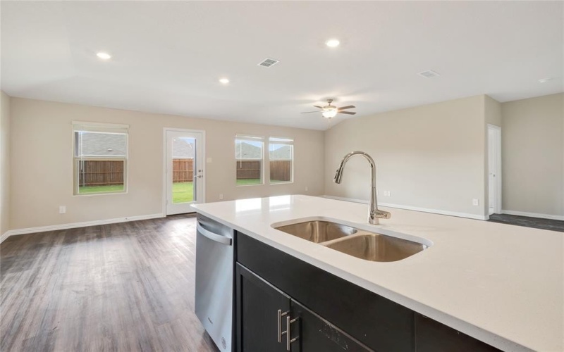 1132 Salado Street, Crandall, TX 75114, 3 Habitaciones Habitaciones , ,2 BañosBaños,Residential,En Venta,1132 Salado Street,20766483