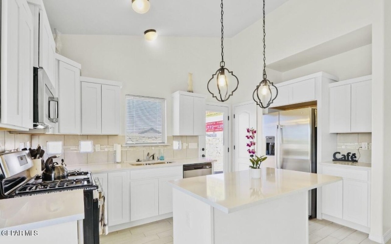 556 Cedarwood Avenue, El Paso, TX 79928, 4 Bedrooms Bedrooms, ,2 BathroomsBathrooms,Residential,For Sale,556 Cedarwood Avenue,922571