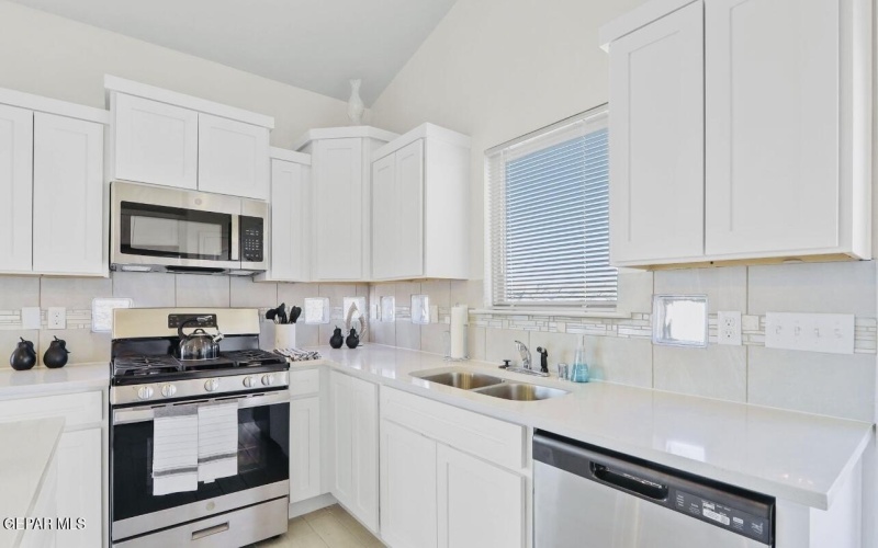 556 Cedarwood Avenue, El Paso, TX 79928, 4 Bedrooms Bedrooms, ,2 BathroomsBathrooms,Residential,For Sale,556 Cedarwood Avenue,922571