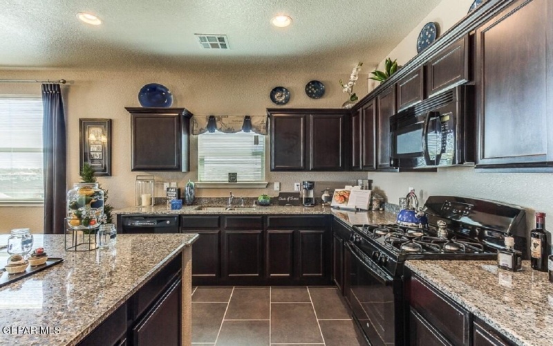 12877 Star Gaze Avenue, El Paso, TX 79928, 4 Bedrooms Bedrooms, ,1 BathroomBathrooms,Residential,For Sale,12877 Star Gaze Avenue,922573