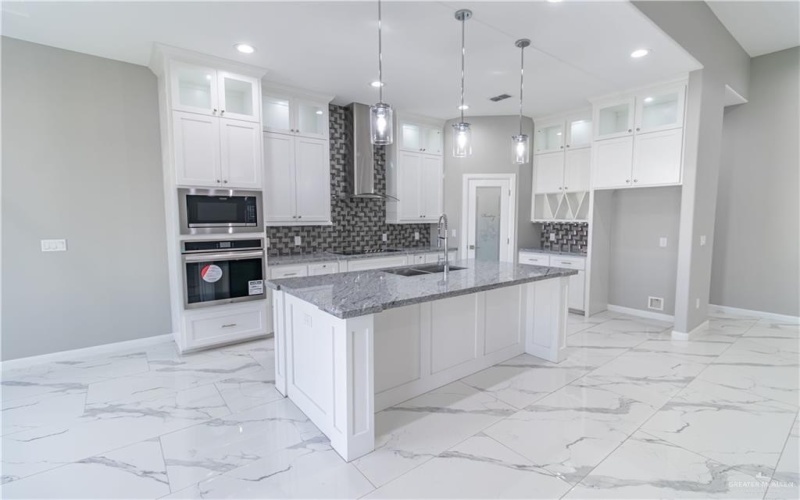 3205 Brentwood Street, Edinburg, TX 78539, 4 Habitaciones Habitaciones , ,5 BañosBaños,Residential,En Venta,3205 Brentwood Street,457784