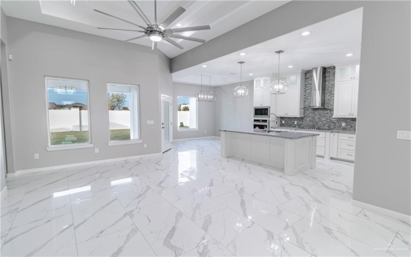 3013 Brentwood Street, Edinburg, TX 78539, 4 Habitaciones Habitaciones , ,5 BañosBaños,Residential,En Venta,3013 Brentwood Street,457786
