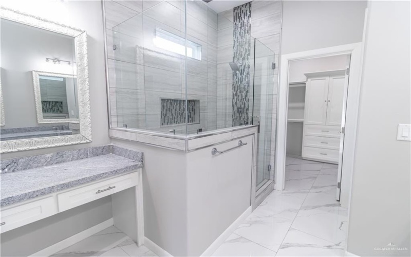 3013 Brentwood Street, Edinburg, TX 78539, 4 Habitaciones Habitaciones , ,5 BañosBaños,Residential,En Venta,3013 Brentwood Street,457786