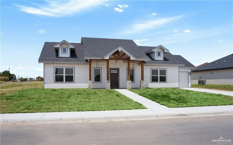 800 Falcon Drive, Rio Grande City, TX 78582, 3 Habitaciones Habitaciones , ,2 BañosBaños,Residential,En Venta,800 Falcon Drive,471319