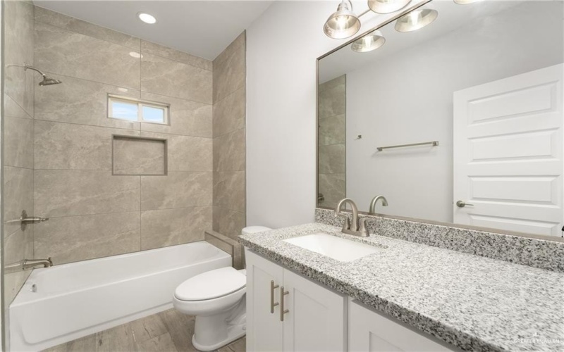 800 Falcon Drive, Rio Grande City, TX 78582, 3 Habitaciones Habitaciones , ,2 BañosBaños,Residential,En Venta,800 Falcon Drive,471319