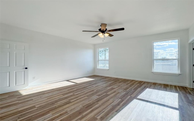 4302 Mountain Hollow Drive, Granbury, TX 76048, 3 Bedrooms Bedrooms, ,2 BathroomsBathrooms,Residential,For Sale,4302 Mountain Hollow Drive,20766980