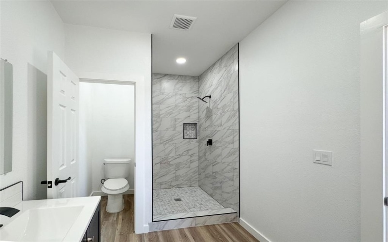 4302 Mountain Hollow Drive, Granbury, TX 76048, 3 Bedrooms Bedrooms, ,2 BathroomsBathrooms,Residential,For Sale,4302 Mountain Hollow Drive,20766980