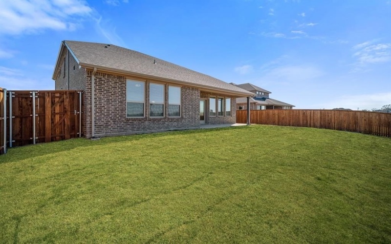 129 HERITAGE HILL Drive, Forney, TX 75126, 4 Bedrooms Bedrooms, ,3 BathroomsBathrooms,Residential,For Sale,129 HERITAGE HILL Drive,20754067
