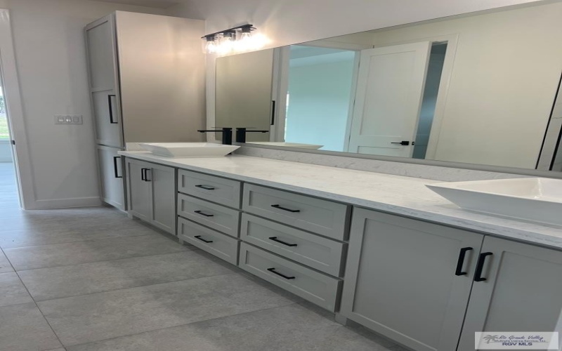 3714 WHITE ROCK CIRCLE, HARLINGEN, TX 78550, 4 Bedrooms Bedrooms, ,5 BathroomsBathrooms,Residential,For Sale,3714 WHITE ROCK CIRCLE,29765216