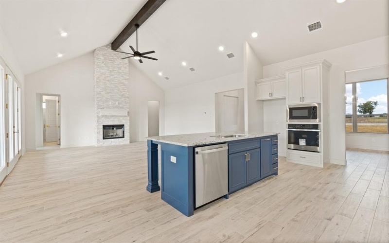 105 Bosal Lane, Weatherford, TX 76088, 4 Bedrooms Bedrooms, ,3 BathroomsBathrooms,Residential,For Sale,105 Bosal Lane,20803176