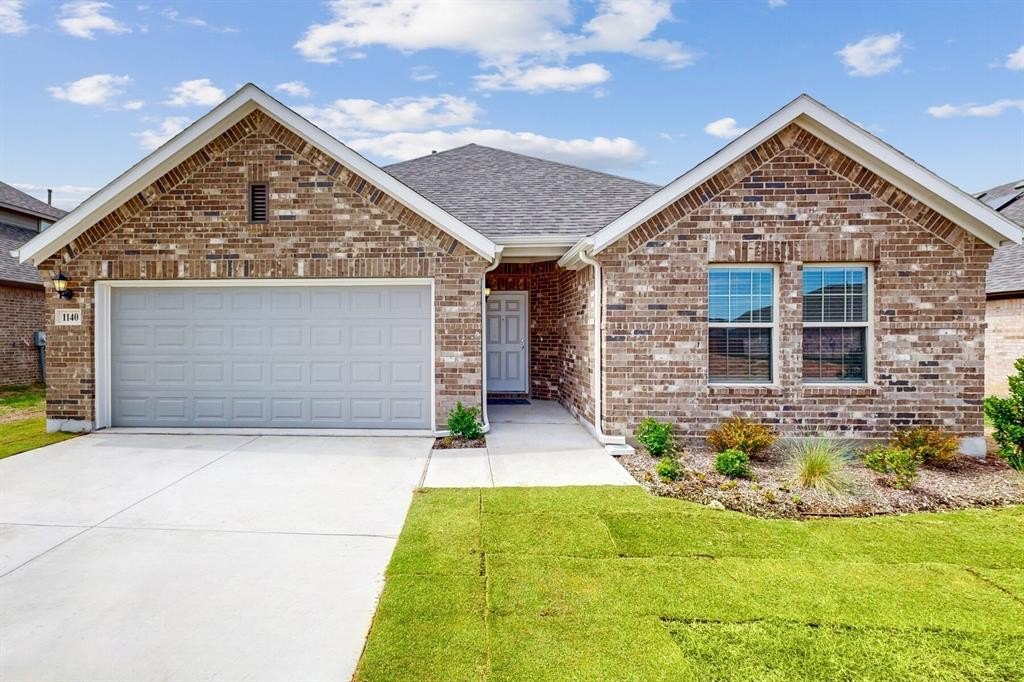 1140 Birchwood Drive, Crowley, TX 76036, 4 Bedrooms Bedrooms, ,2 BathroomsBathrooms,Residential,For Sale,1140 Birchwood Drive,20796837