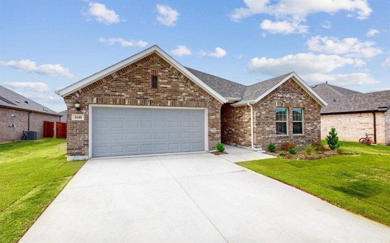 1140 Birchwood Drive, Crowley, TX 76036, 4 Bedrooms Bedrooms, ,2 BathroomsBathrooms,Residential,For Sale,1140 Birchwood Drive,20796837