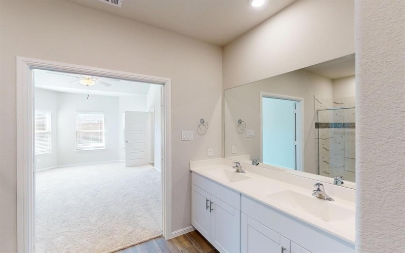 1118 Linwood Drive, Justin, TX 76247, 4 Bedrooms Bedrooms, ,3 BathroomsBathrooms,Residential,For Sale,1118 Linwood Drive,20800559