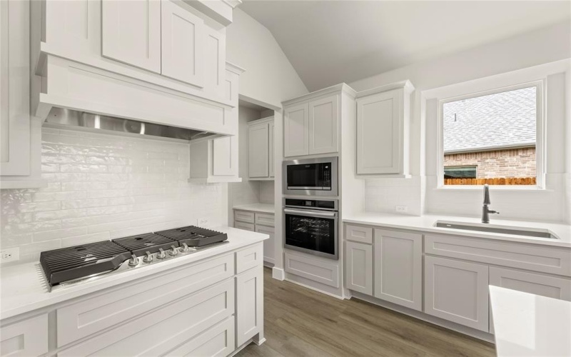13728 Riola Drive, Little Elm, TX 75068, 4 Bedrooms Bedrooms, ,5 BathroomsBathrooms,Residential,For Sale,13728 Riola Drive,20820921