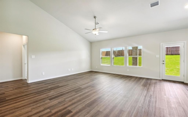 1925 W Westhill Drive, Cleburne, TX 76033, 5 Habitaciones Habitaciones , ,3 BañosBaños,Residential,En Venta,1925 W Westhill Drive,20857083