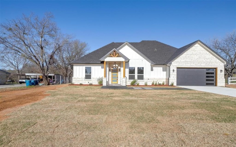 224 Ash Creek Drive W, Azle, TX 76020, 4 Bedrooms Bedrooms, ,2 BathroomsBathrooms,Residential,For Sale,224 Ash Creek Drive W,20874349
