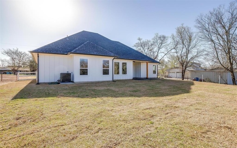 224 Ash Creek Drive W, Azle, TX 76020, 4 Bedrooms Bedrooms, ,2 BathroomsBathrooms,Residential,For Sale,224 Ash Creek Drive W,20874349