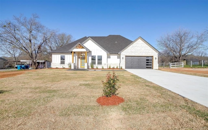 224 Ash Creek Drive W, Azle, TX 76020, 4 Bedrooms Bedrooms, ,2 BathroomsBathrooms,Residential,For Sale,224 Ash Creek Drive W,20874349