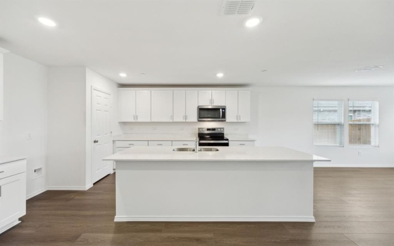 2708 Creekbend Lane, Denton, TX 76208, 4 Bedrooms Bedrooms, ,2 BathroomsBathrooms,Residential,For Sale,2708 Creekbend Lane,20876341