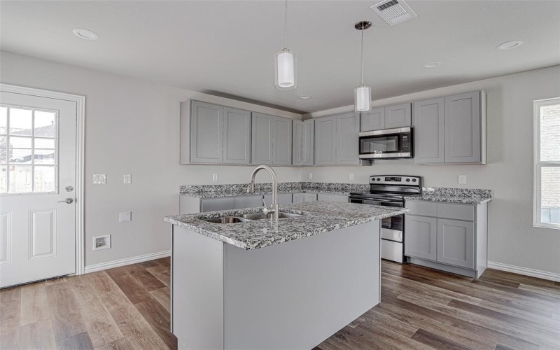 1405 South Freeway, Fort Worth, TX 76104, 3 Bedrooms Bedrooms, ,2 BathroomsBathrooms,Residential,For Sale,1405 South Freeway,20872178