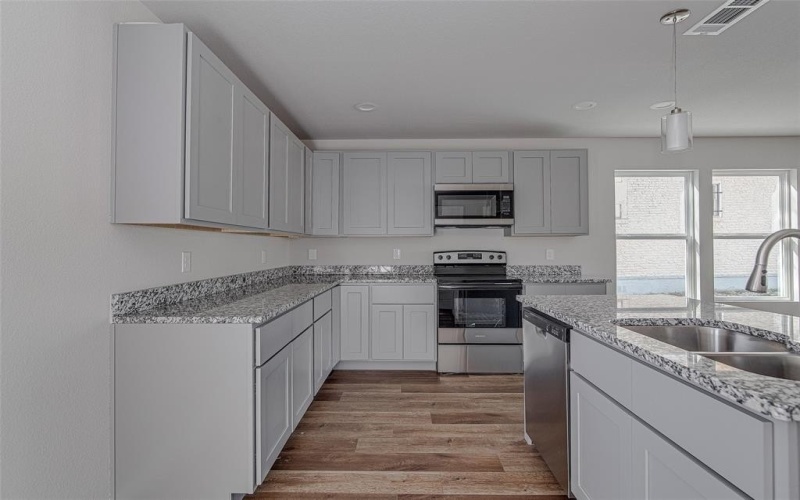 1405 South Freeway, Fort Worth, TX 76104, 3 Bedrooms Bedrooms, ,2 BathroomsBathrooms,Residential,For Sale,1405 South Freeway,20872178