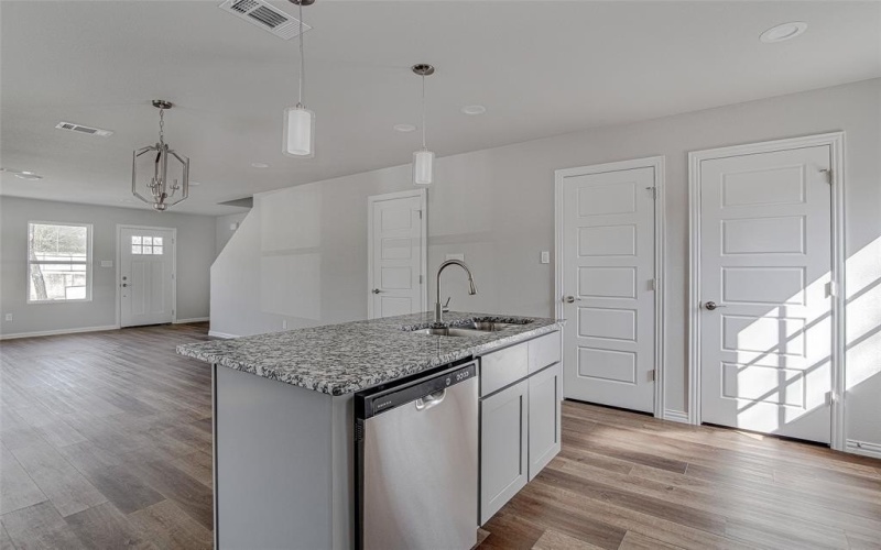 1405 South Freeway, Fort Worth, TX 76104, 3 Bedrooms Bedrooms, ,2 BathroomsBathrooms,Residential,For Sale,1405 South Freeway,20872178