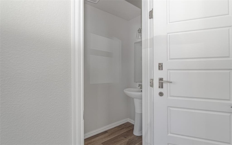 1405 South Freeway, Fort Worth, TX 76104, 3 Bedrooms Bedrooms, ,2 BathroomsBathrooms,Residential,For Sale,1405 South Freeway,20872178