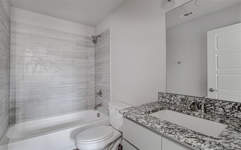 1405 South Freeway, Fort Worth, TX 76104, 3 Bedrooms Bedrooms, ,2 BathroomsBathrooms,Residential,For Sale,1405 South Freeway,20872178