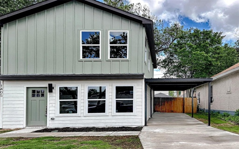 1405 South Freeway, Fort Worth, TX 76104, 3 Bedrooms Bedrooms, ,2 BathroomsBathrooms,Residential,For Sale,1405 South Freeway,20872178
