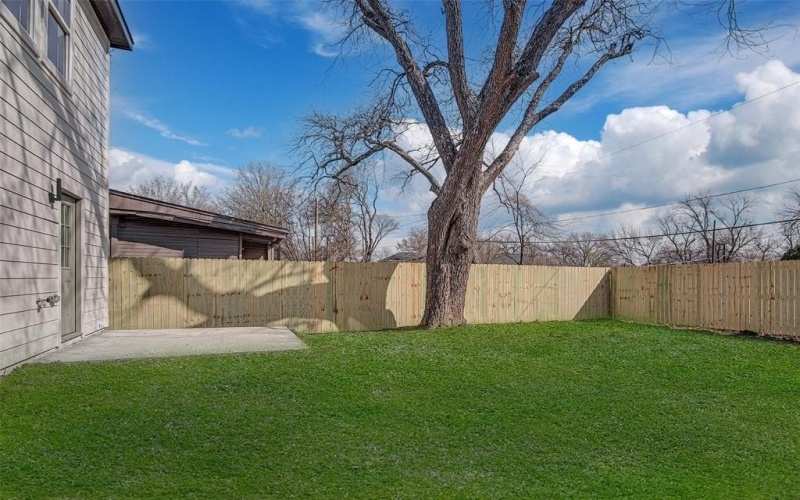 1405 South Freeway, Fort Worth, TX 76104, 3 Bedrooms Bedrooms, ,2 BathroomsBathrooms,Residential,For Sale,1405 South Freeway,20872178