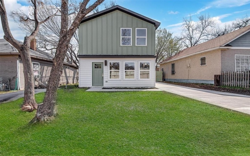1405 South Freeway, Fort Worth, TX 76104, 3 Bedrooms Bedrooms, ,2 BathroomsBathrooms,Residential,For Sale,1405 South Freeway,20872178