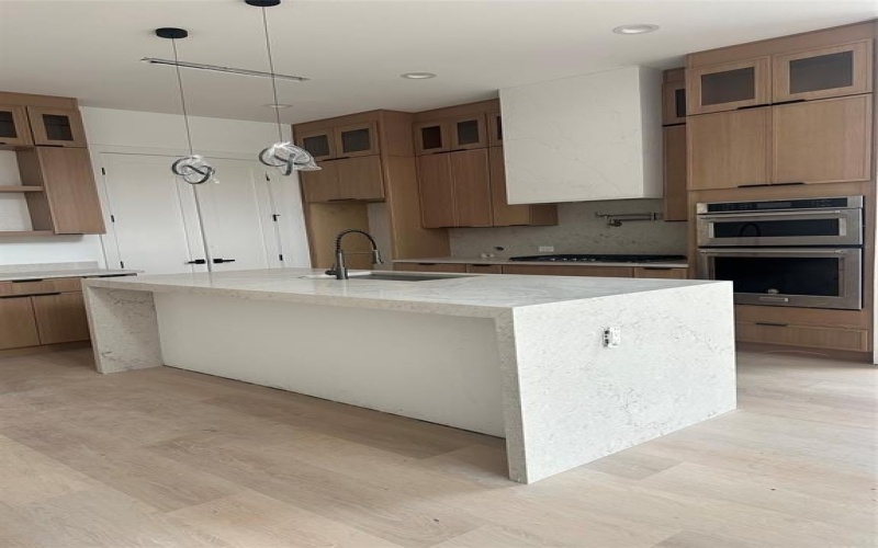 1706 Homeland Street, Dallas, TX 75212, 5 Bedrooms Bedrooms, ,5 BathroomsBathrooms,Residential,For Sale,1706 Homeland Street,20878849