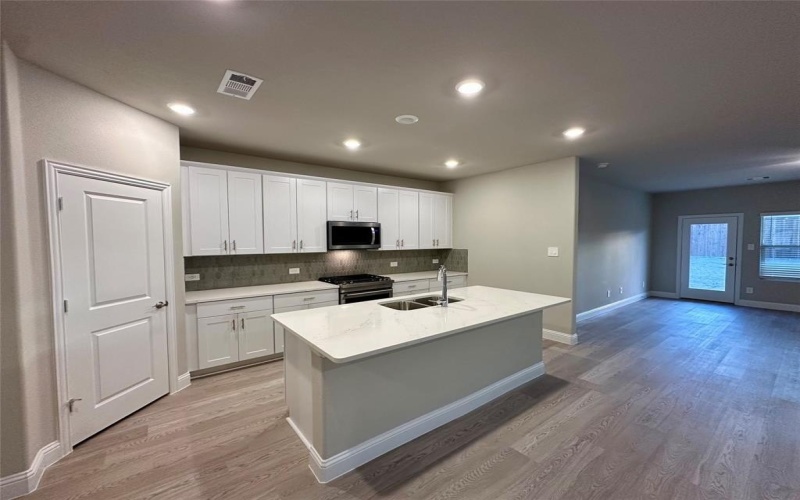 2245 Cliff Springs Drive, Forney, TX 75126, 4 Bedrooms Bedrooms, ,2 BathroomsBathrooms,Residential,For Sale,2245 Cliff Springs Drive,20846000