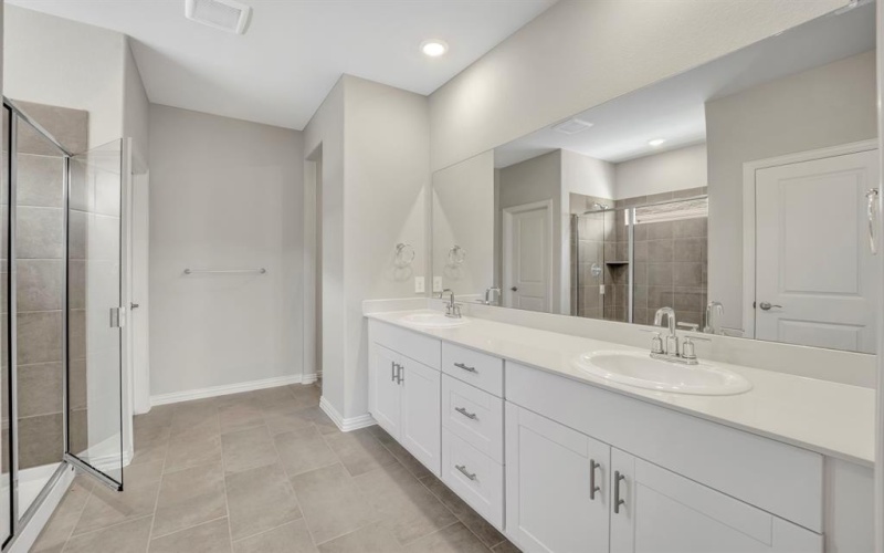 305 Sugarlands Drive, Greenville, TX 75402, 5 Habitaciones Habitaciones , ,3 BañosBaños,Residential,En Venta,305 Sugarlands Drive,20863789