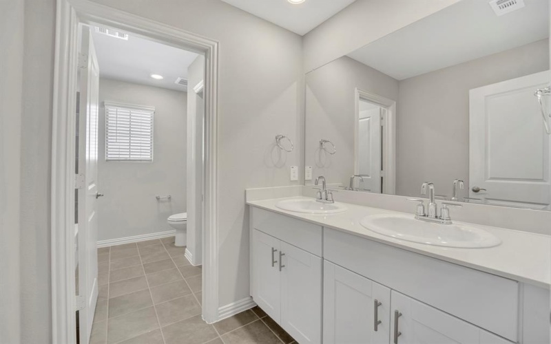 305 Sugarlands Drive, Greenville, TX 75402, 5 Habitaciones Habitaciones , ,3 BañosBaños,Residential,En Venta,305 Sugarlands Drive,20863789