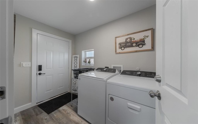 1301 W Main Street, Denison, TX 75020, 3 Bedrooms Bedrooms, ,2 BathroomsBathrooms,Residential Lease,For Rent,1301 W Main Street,20875560