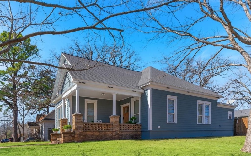 1301 W Main Street, Denison, TX 75020, 3 Bedrooms Bedrooms, ,2 BathroomsBathrooms,Residential Lease,For Rent,1301 W Main Street,20875560