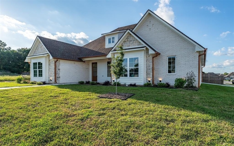 4611 Flat Creek Cove, Tyler, TX 75703, 4 Habitaciones Habitaciones , ,3 BañosBaños,Residential,En Venta,4611 Flat Creek Cove,20861606