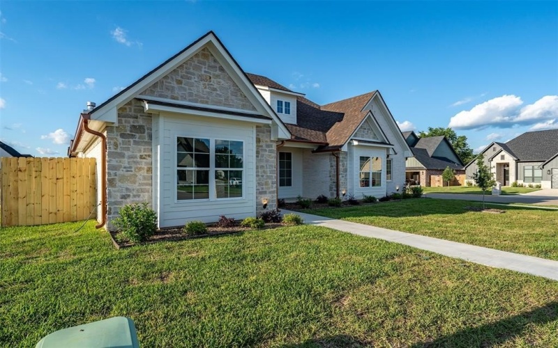 4611 Flat Creek Cove, Tyler, TX 75703, 4 Habitaciones Habitaciones , ,3 BañosBaños,Residential,En Venta,4611 Flat Creek Cove,20861606