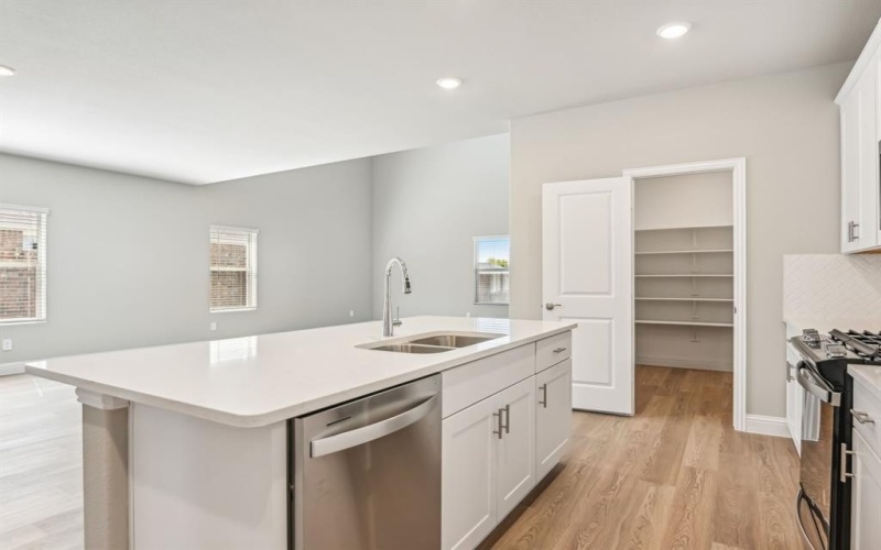 1015 Emberwood Drive, McKinney, TX 75069, 5 Bedrooms Bedrooms, ,3 BathroomsBathrooms,Residential,For Sale,1015 Emberwood Drive,20910357