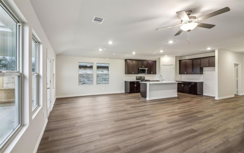 2018 Stallion Street, Seagoville, TX 75159, 4 Bedrooms Bedrooms, ,3 BathroomsBathrooms,Residential,For Sale,2018 Stallion Street,20912610