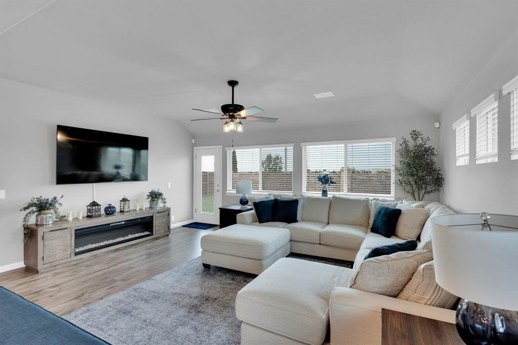 4433 Norcross Lane, Fort Worth, TX 76036, 4 Habitaciones Habitaciones , ,2 BañosBaños,Residential,En Venta,4433 Norcross Lane,20918507