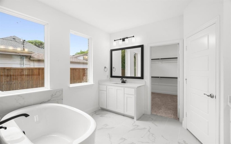 848 Northwood Road, Fort Worth, TX 76107, 4 Bedrooms Bedrooms, ,3 BathroomsBathrooms,Residential,For Sale,848 Northwood Road,20887867
