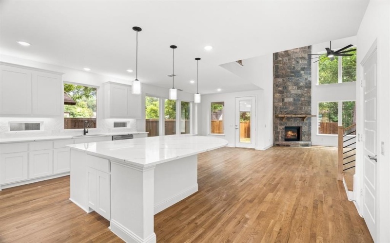 848 Northwood Road, Fort Worth, TX 76107, 4 Bedrooms Bedrooms, ,3 BathroomsBathrooms,Residential,For Sale,848 Northwood Road,20887867