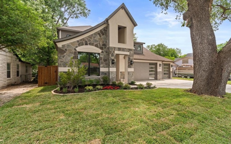 848 Northwood Road, Fort Worth, TX 76107, 4 Bedrooms Bedrooms, ,3 BathroomsBathrooms,Residential,For Sale,848 Northwood Road,20887867