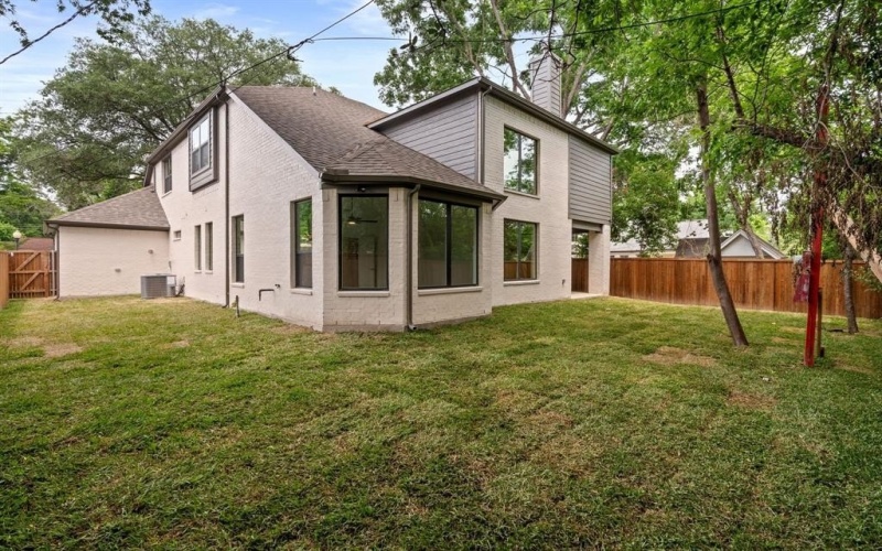 848 Northwood Road, Fort Worth, TX 76107, 4 Bedrooms Bedrooms, ,3 BathroomsBathrooms,Residential,For Sale,848 Northwood Road,20887867