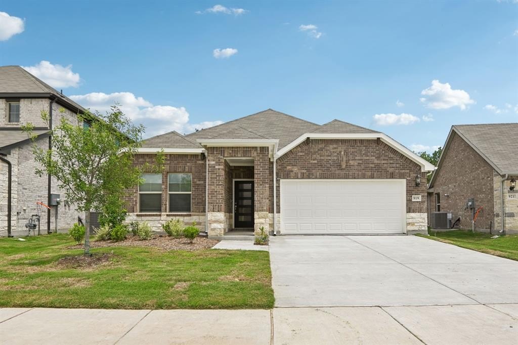 919 Elijah Lane, McKinney, TX 75069, 3 Bedrooms Bedrooms, ,2 BathroomsBathrooms,Residential,For Sale,919 Elijah Lane,20883742