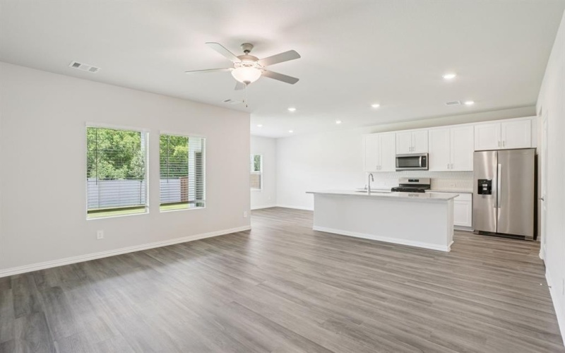 4011 Medina Drive, Farmersville, TX 75442, 4 Bedrooms Bedrooms, ,3 BathroomsBathrooms,Residential,For Sale,4011 Medina Drive,20896451